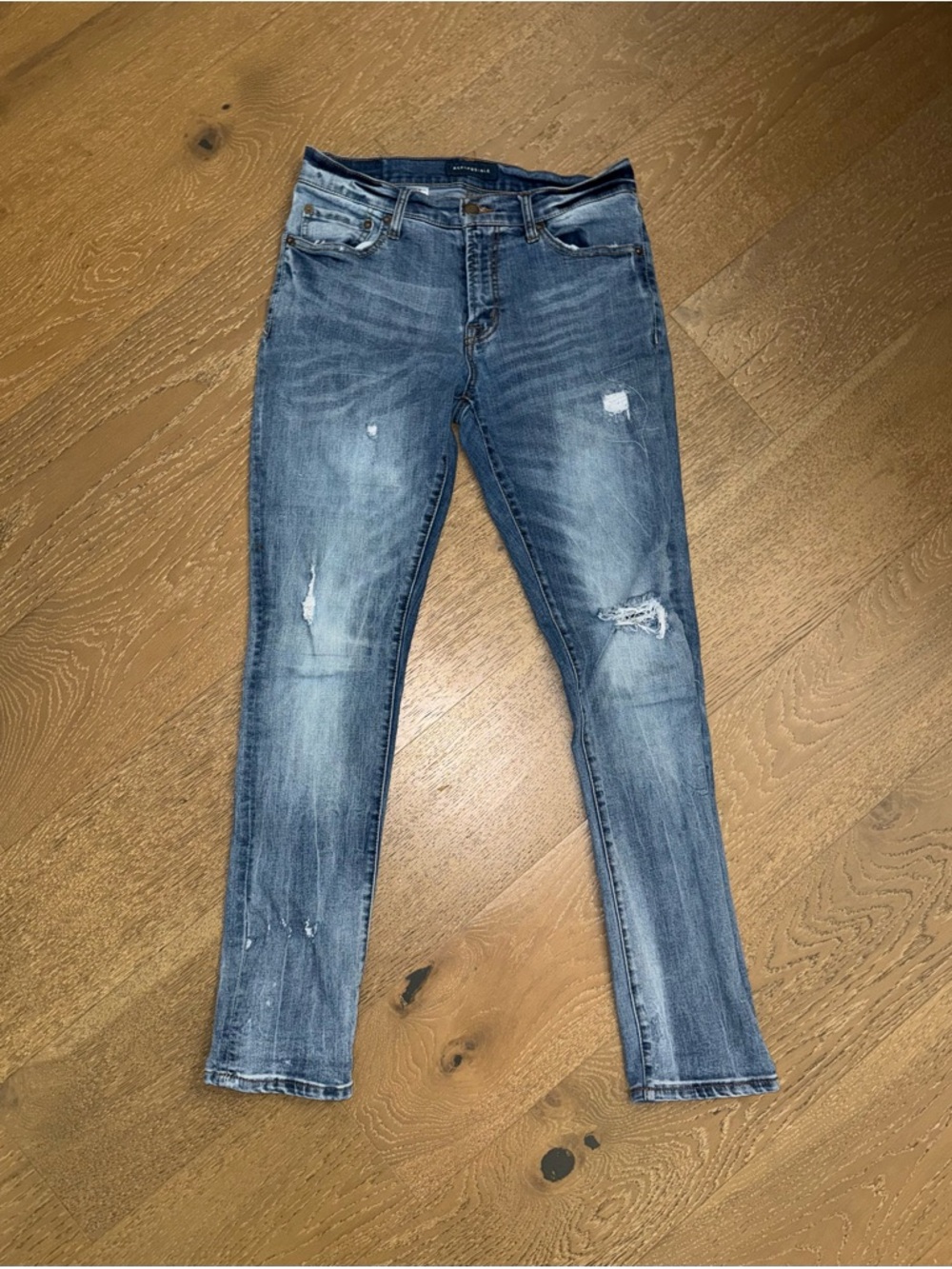 Aeropostale Men's Slim Straight Distressed Blue Jeans‎